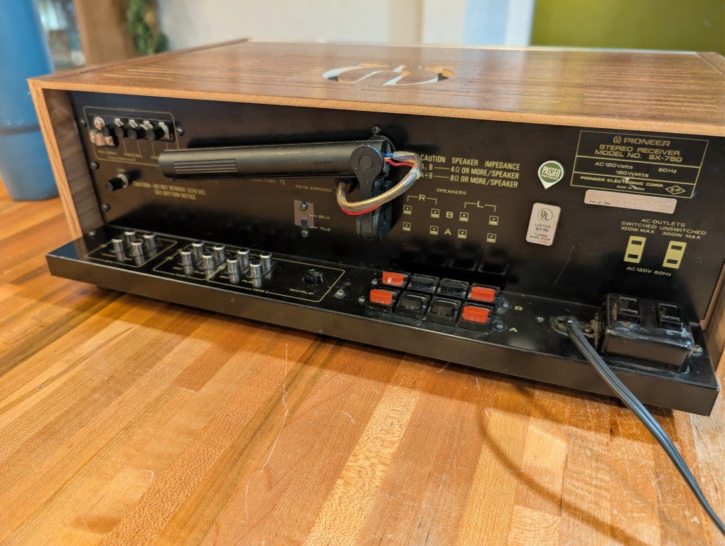Pioneer SX-750 with Custom Case